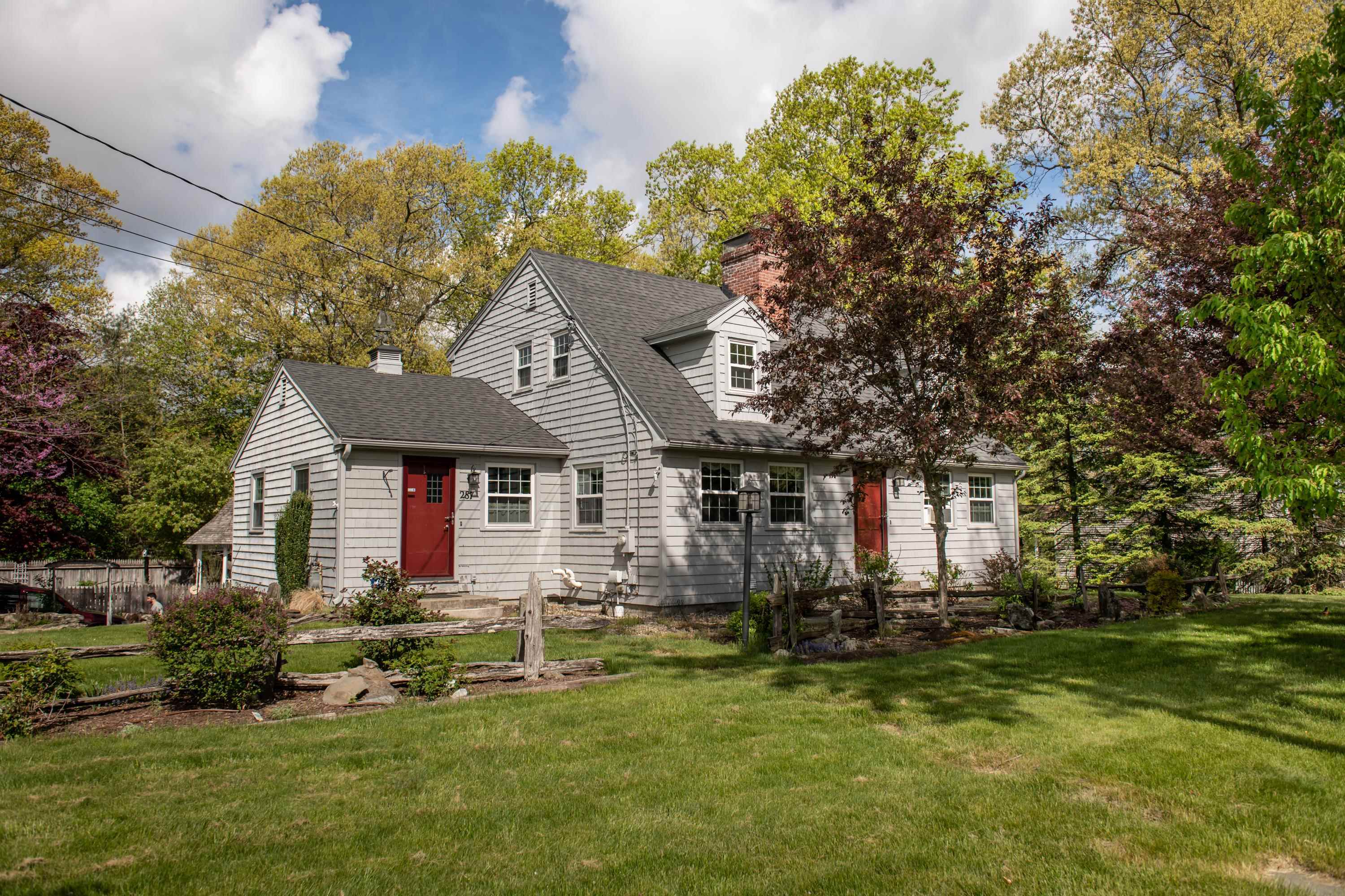 Property Photo:  287 East Dunstable Road  NH 03062 