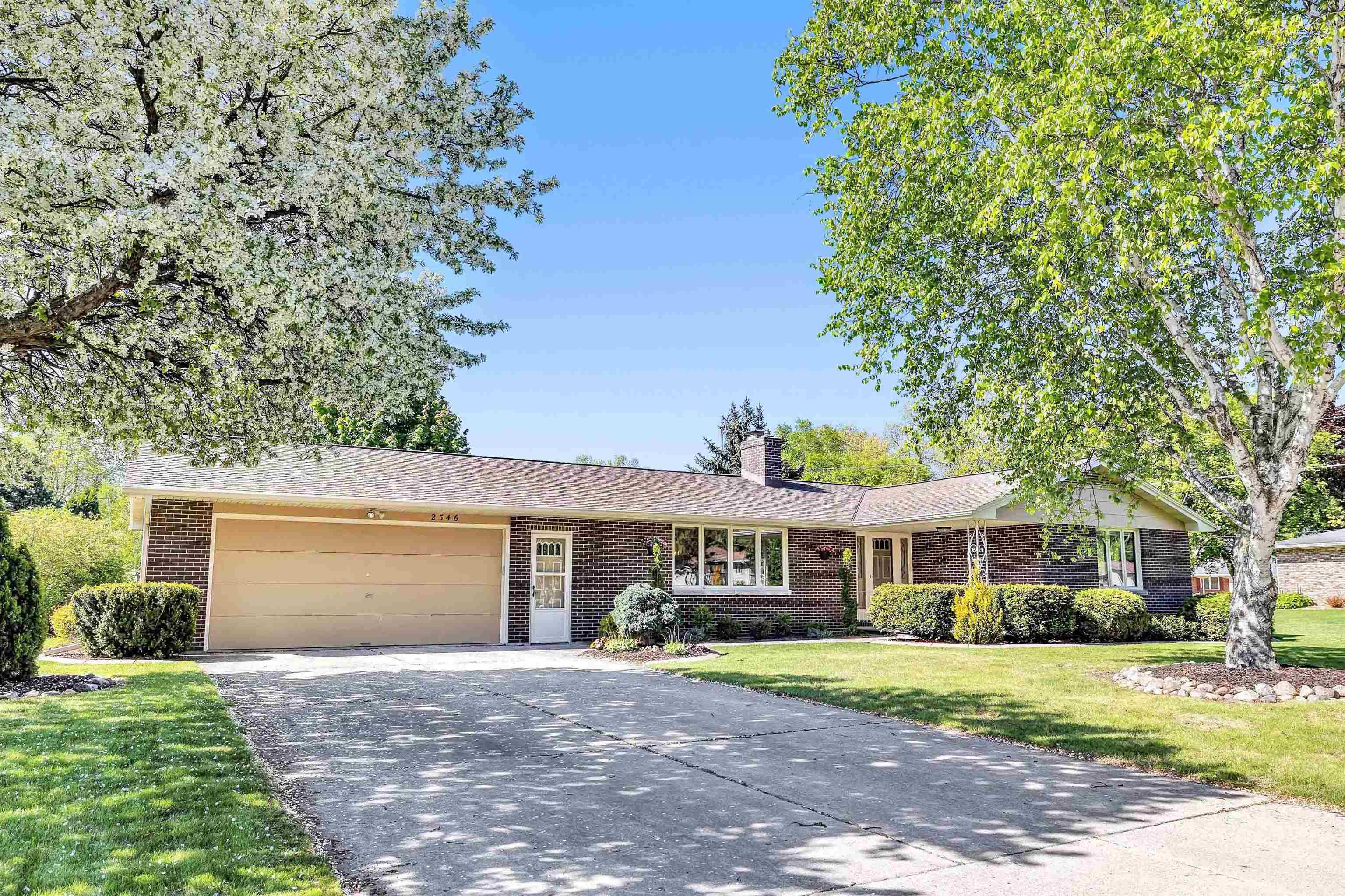 Property Photo: 2546 Delwood Drive WI 54302-4810