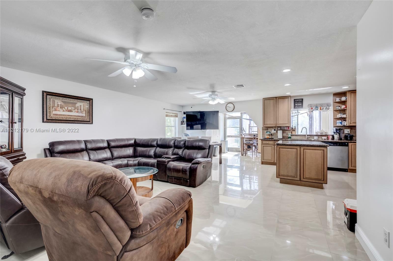 Property Photo:  4365 Coral Springs Dr 1A  FL 33065 