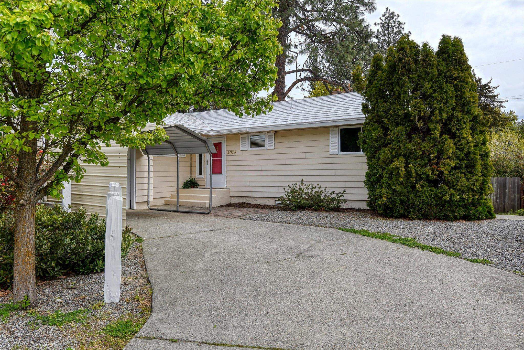 Property Photo: 4015 S Lee St WA 99203-4161