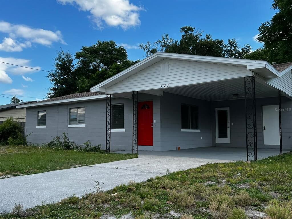 Property Photo: 522 Avenue C SE FL 33880
