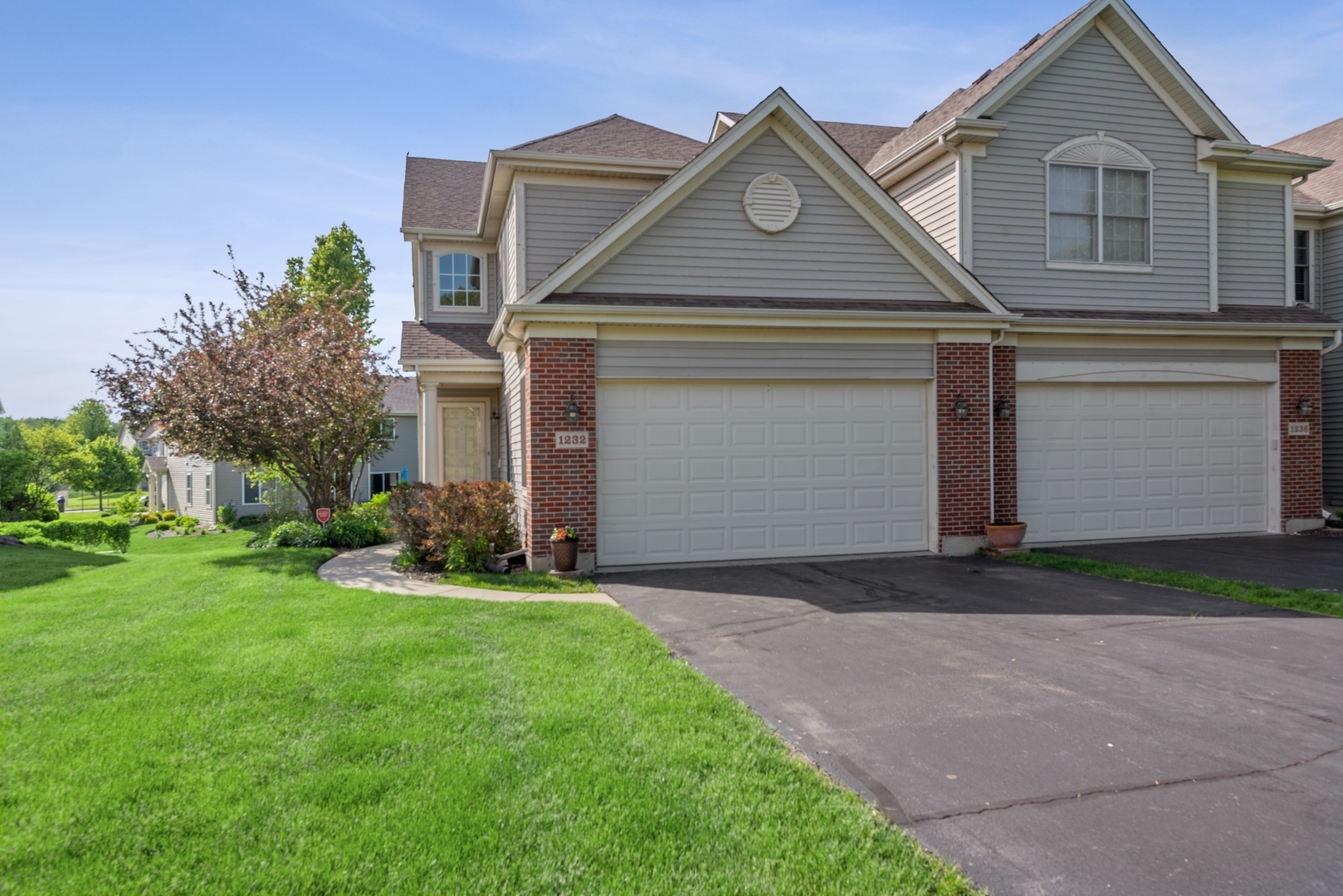 Property Photo:  1232 W Lake Drive  IL 60013 