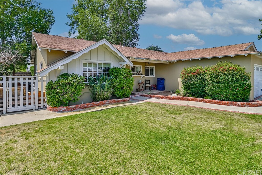 Property Photo:  24212 Hartland Street  CA 91307 