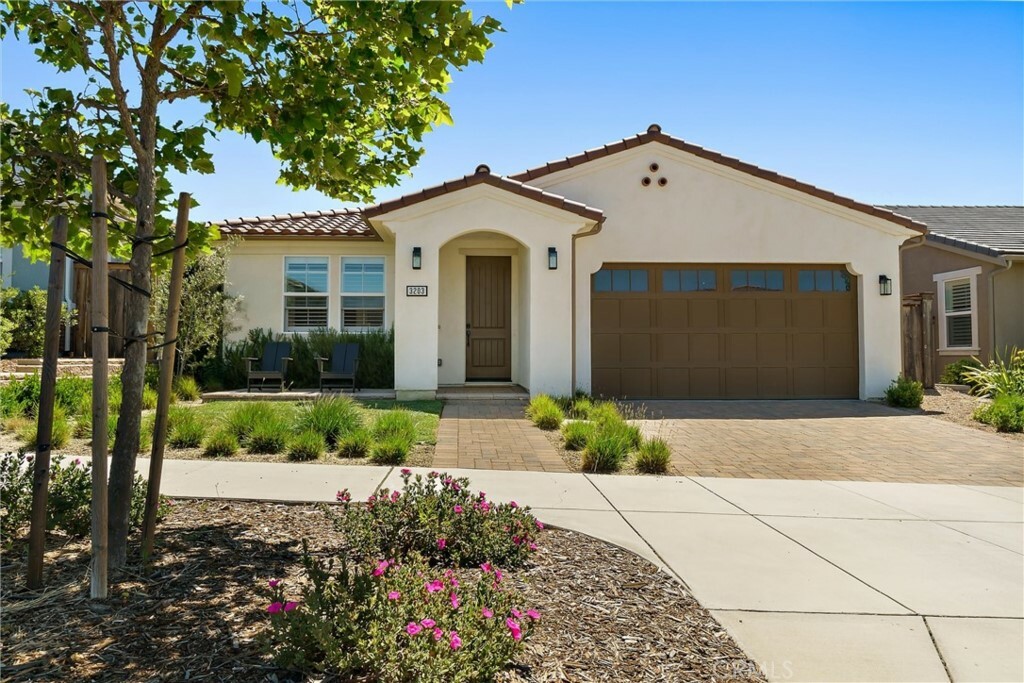 Property Photo:  3203 Daisy Lane  CA 93401 