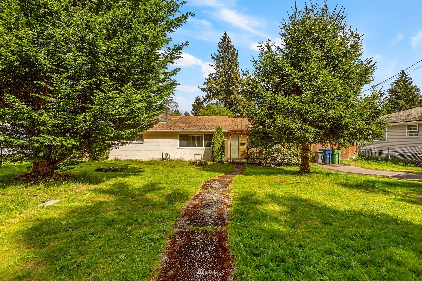 Property Photo:  22609 61st Avenue W  WA 98043 