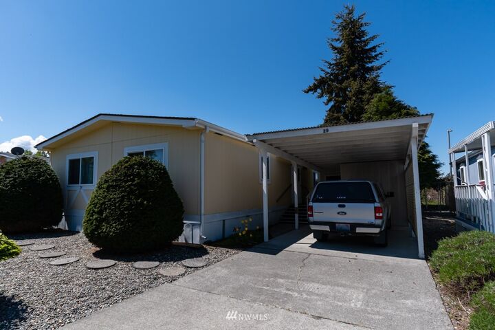 Property Photo:  921 S 3rd Avenue  WA 98382 