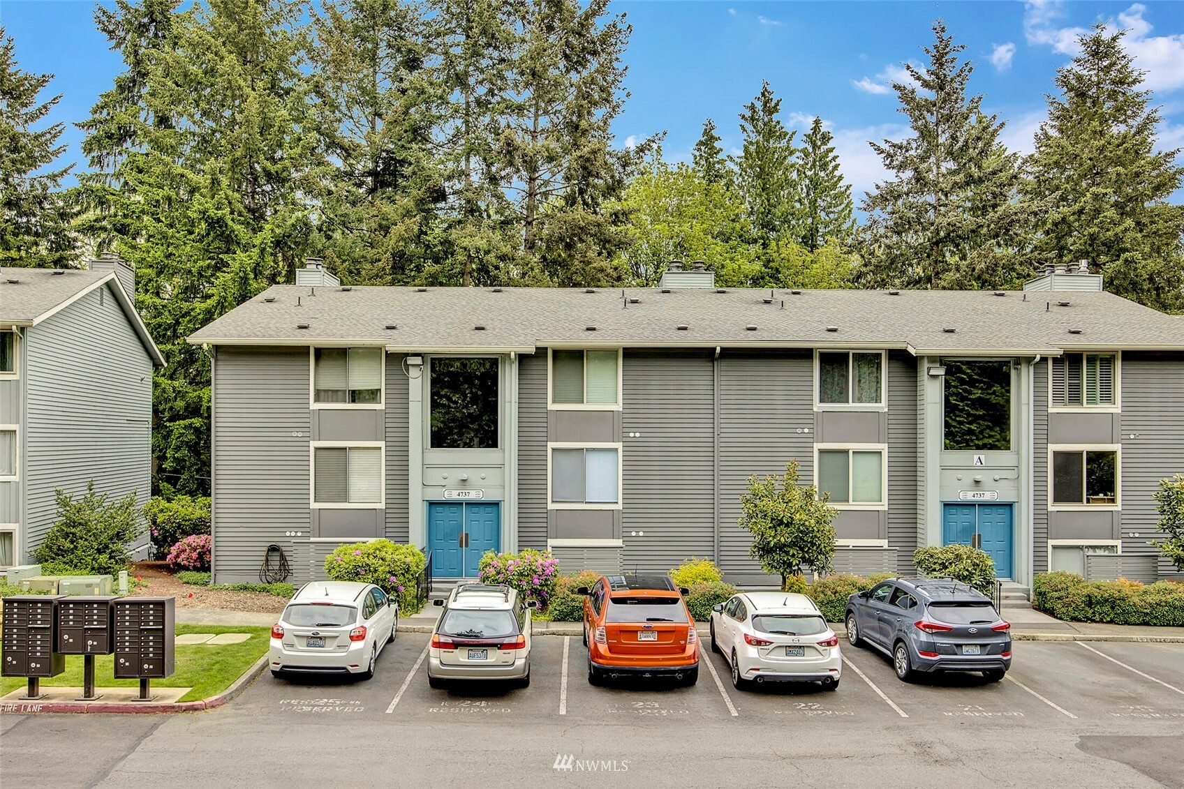 Property Photo:  4737 W Lake Sammamish Parkway SE A101  WA 98027 