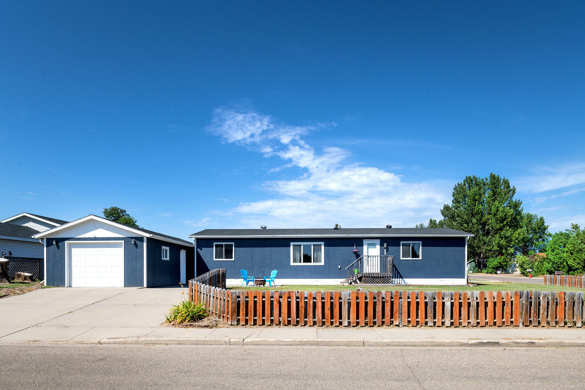 Property Photo:  1517 8th Avenue SE  ND 58554 