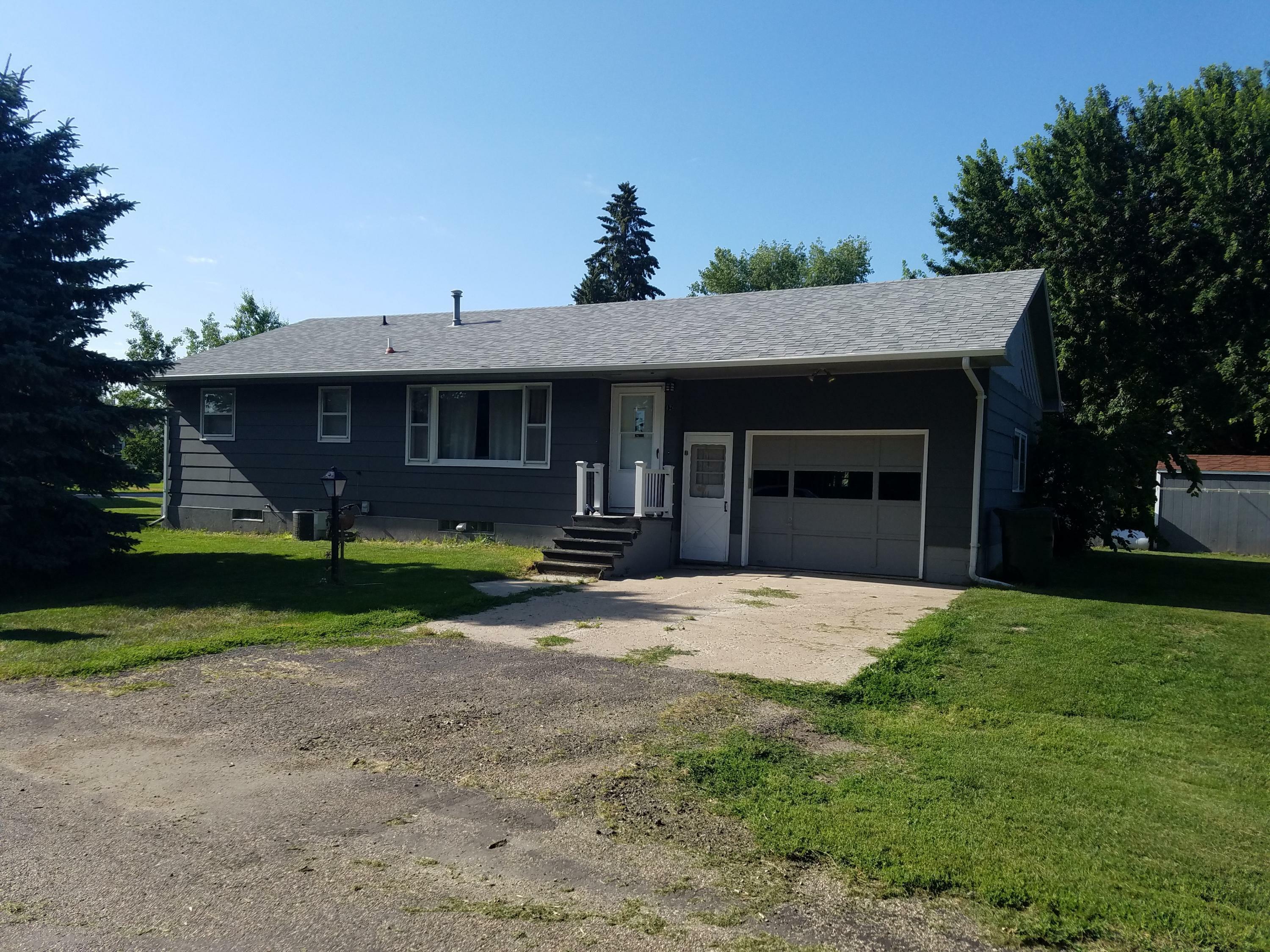 Property Photo:  420 2nd Street SW  ND 58482 