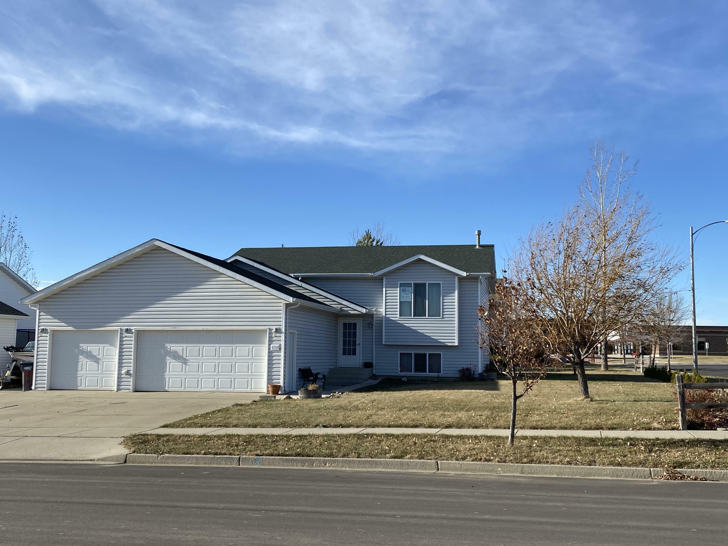 Property Photo:  4719 34th Avenue NW  ND 58554 