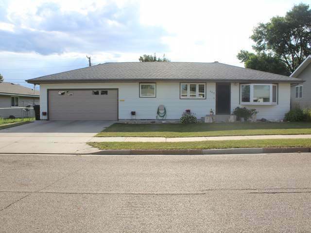 Property Photo:  908 N 29th Street  ND 58501 