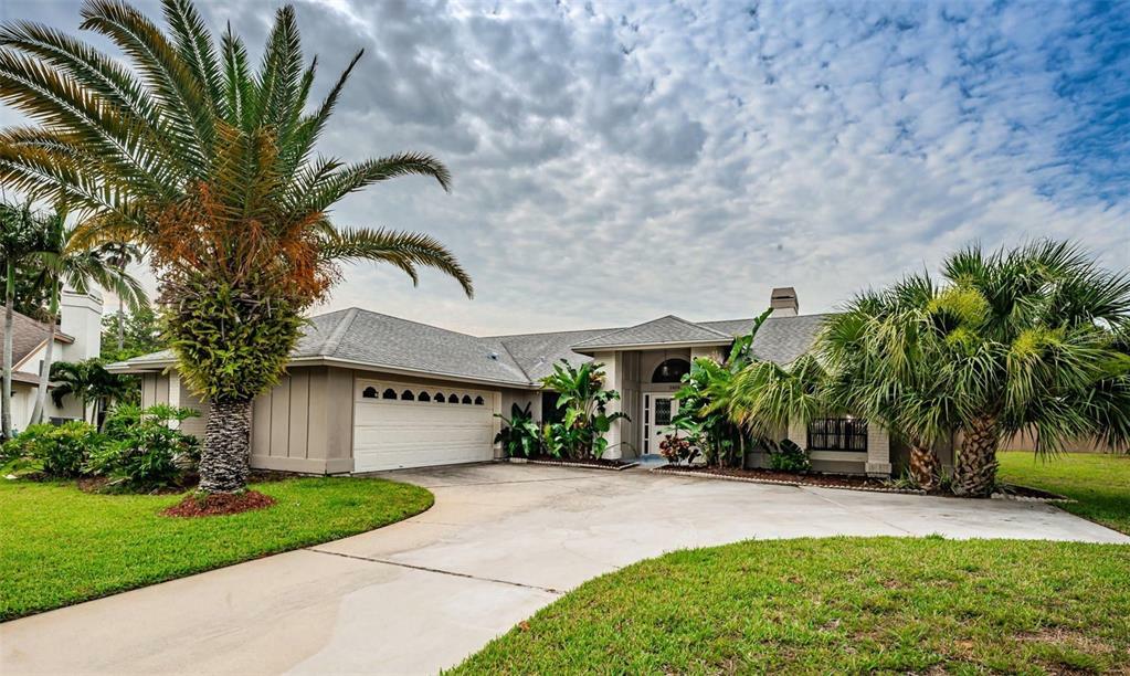 Property Photo:  2820 Brambleridge Court  FL 34691 