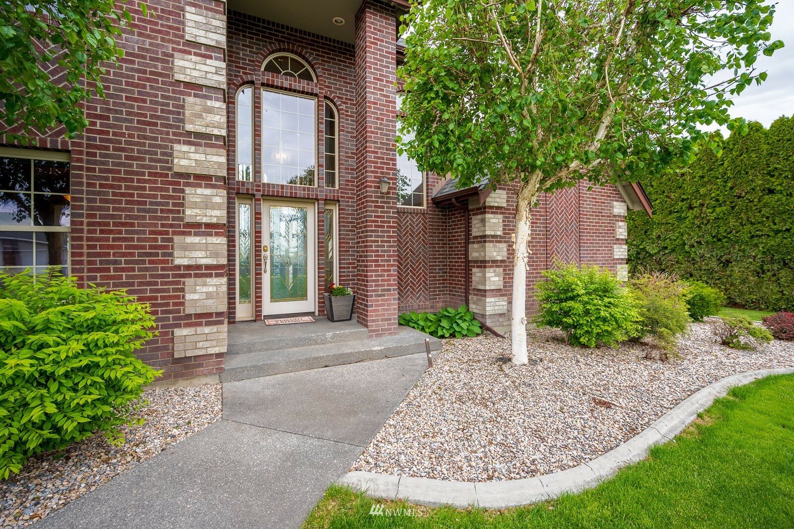 Property Photo:  1033 Laguna Drive  WA 98837 