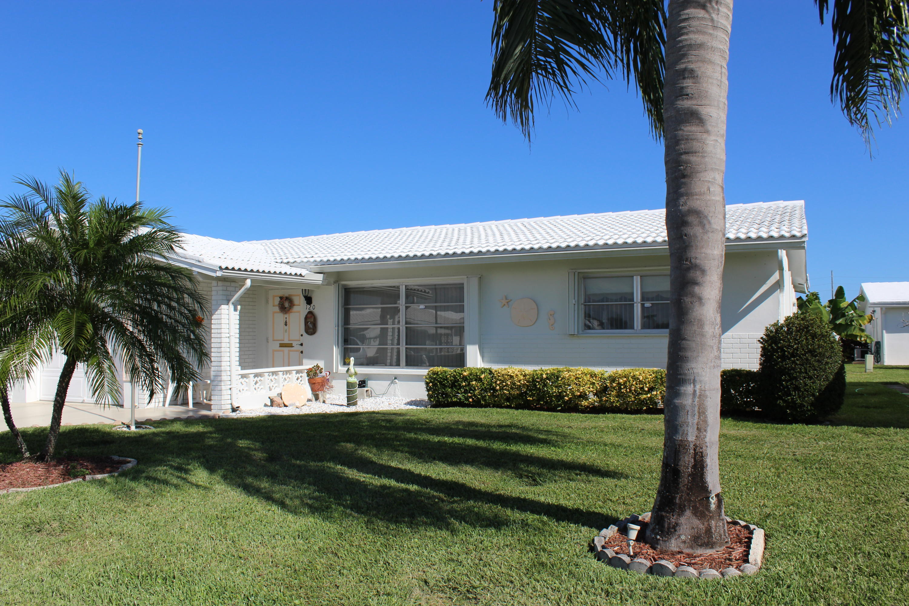 Property Photo: 120 SW 10th Street FL 33426