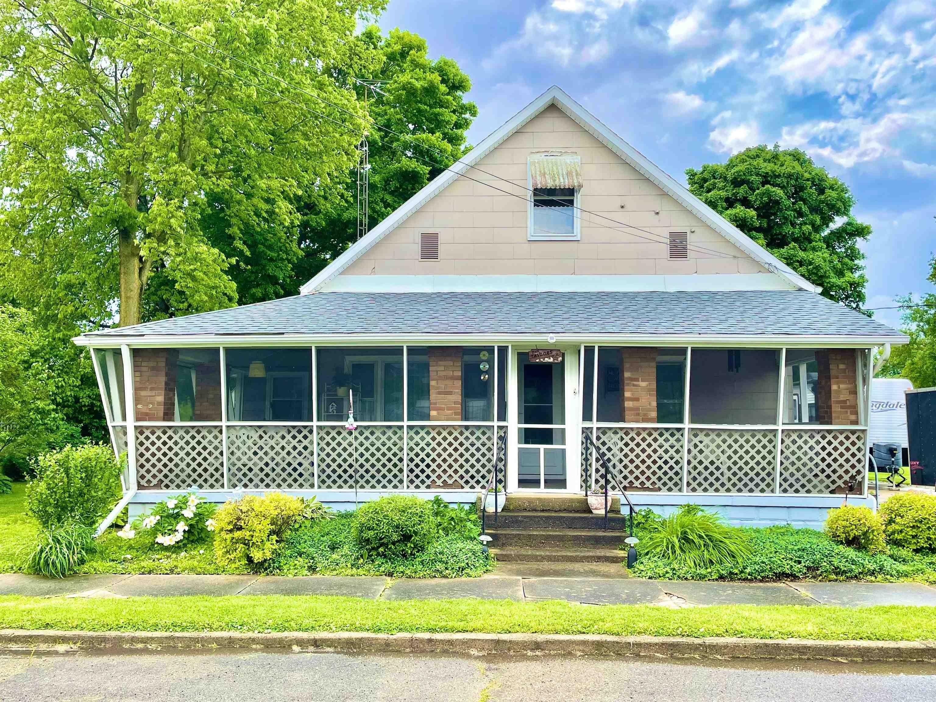 Property Photo:  8641 S Vine Street  IN 47387-4916 