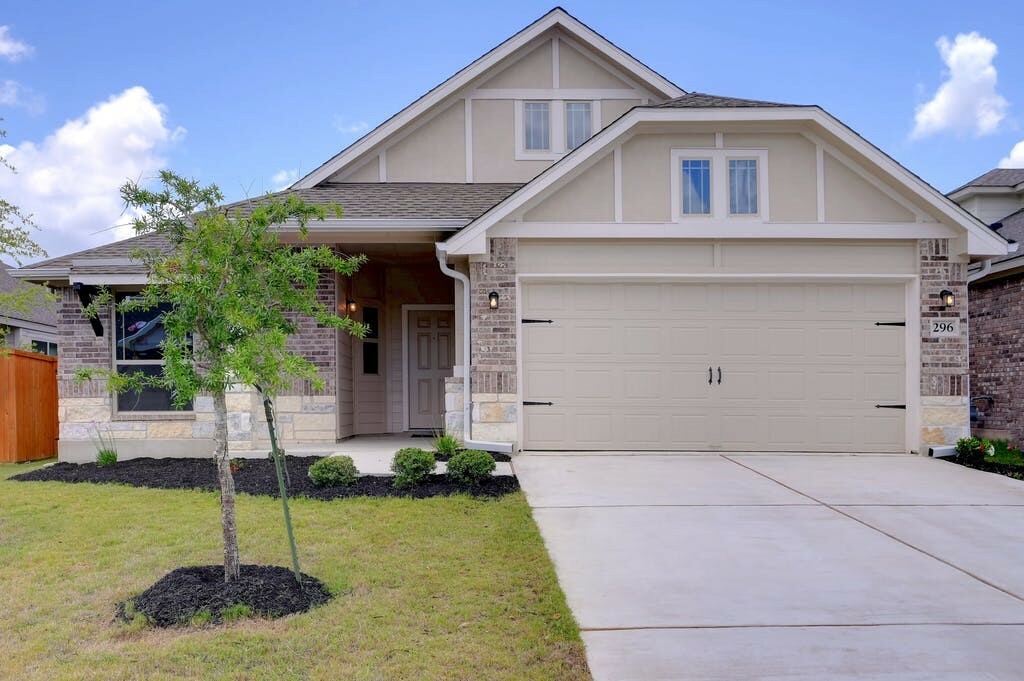 Property Photo:  296 Spinnaker Loop  TX 78640 