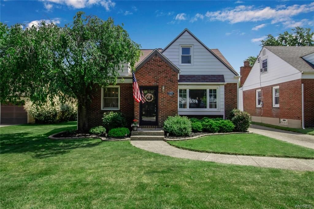 Property Photo: 11 Manning Road NY 14226