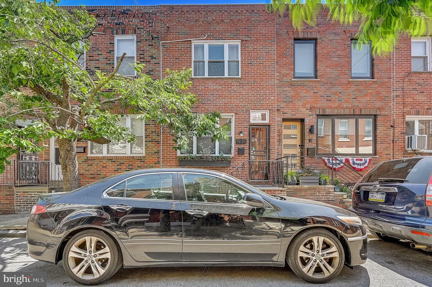 Property Photo: 1935 S Hicks Street PA 19145