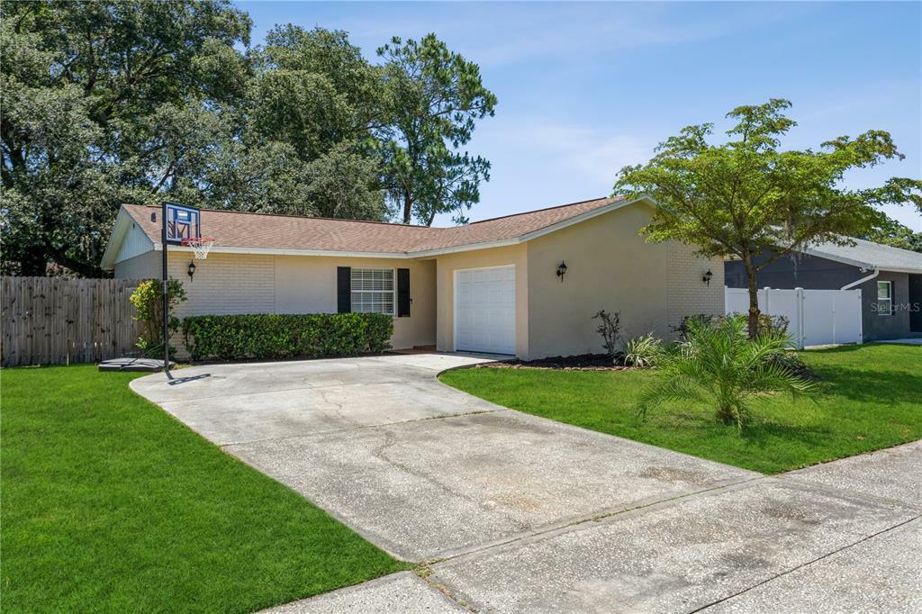 Property Photo:  13907 Pathfinder Drive  FL 33625 