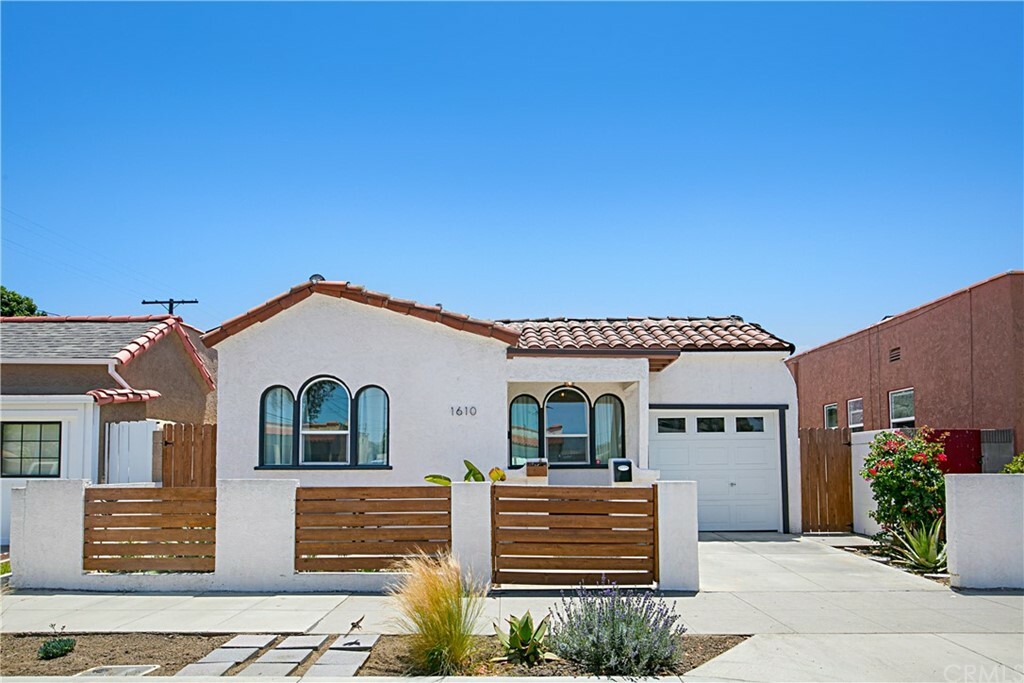 Property Photo: 1610 E 61st Street CA 90805