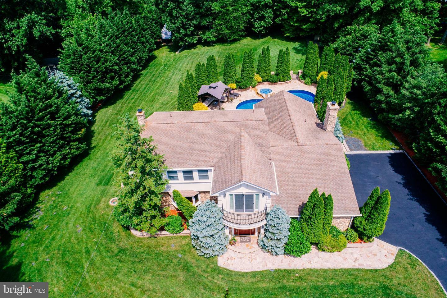 Property Photo:  2135 Pioneer Road  PA 19040 
