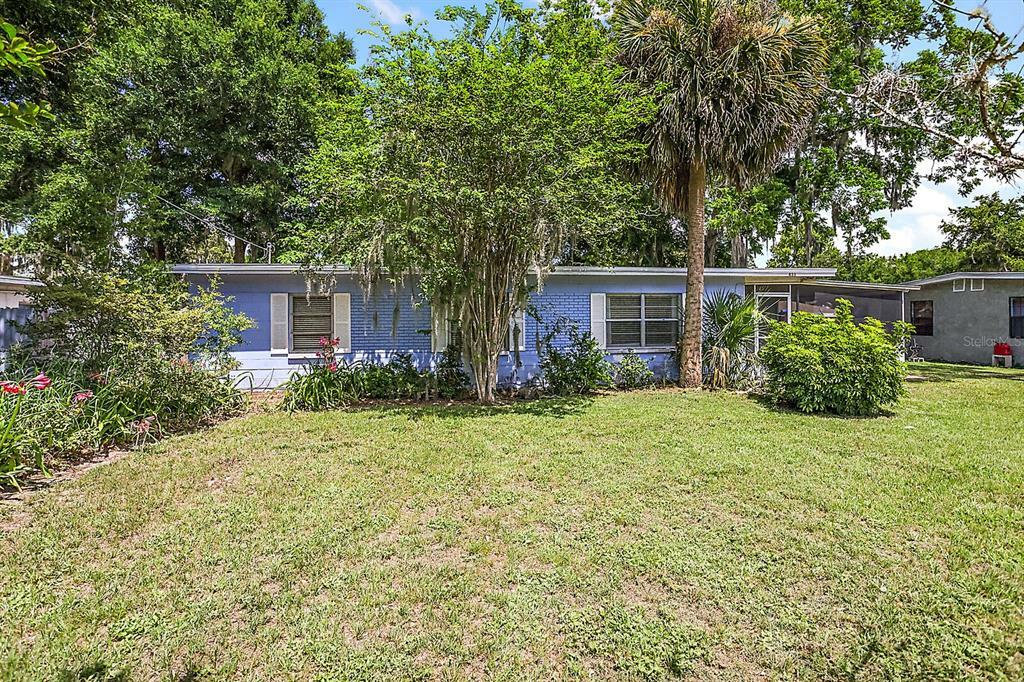 Property Photo:  833 Edgewater Circle  FL 32726 