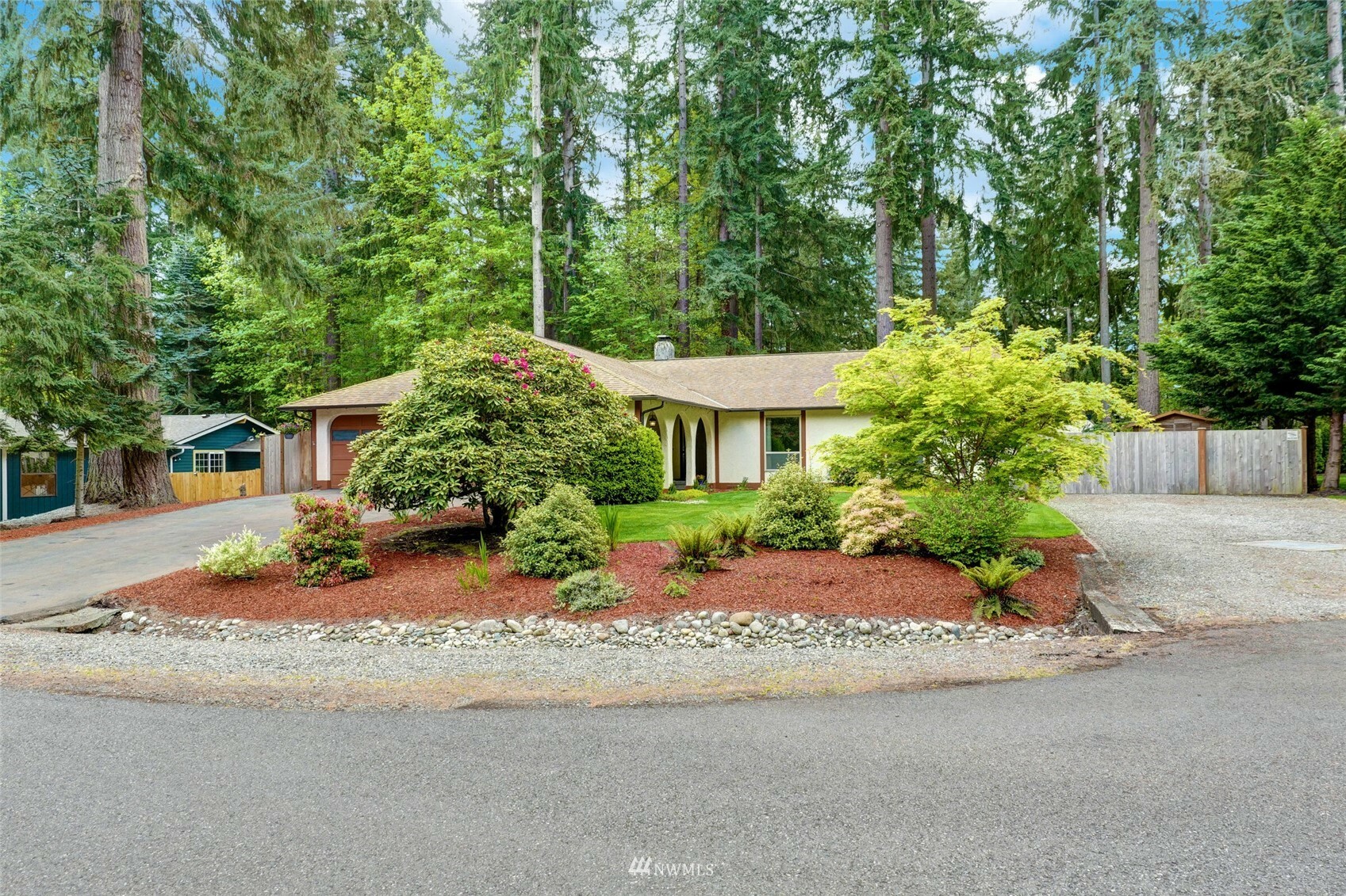 Property Photo:  25203 SE 31st Place  WA 98075 