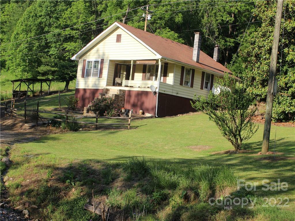 Property Photo:  3088 Huntdale Road  NC 28740 