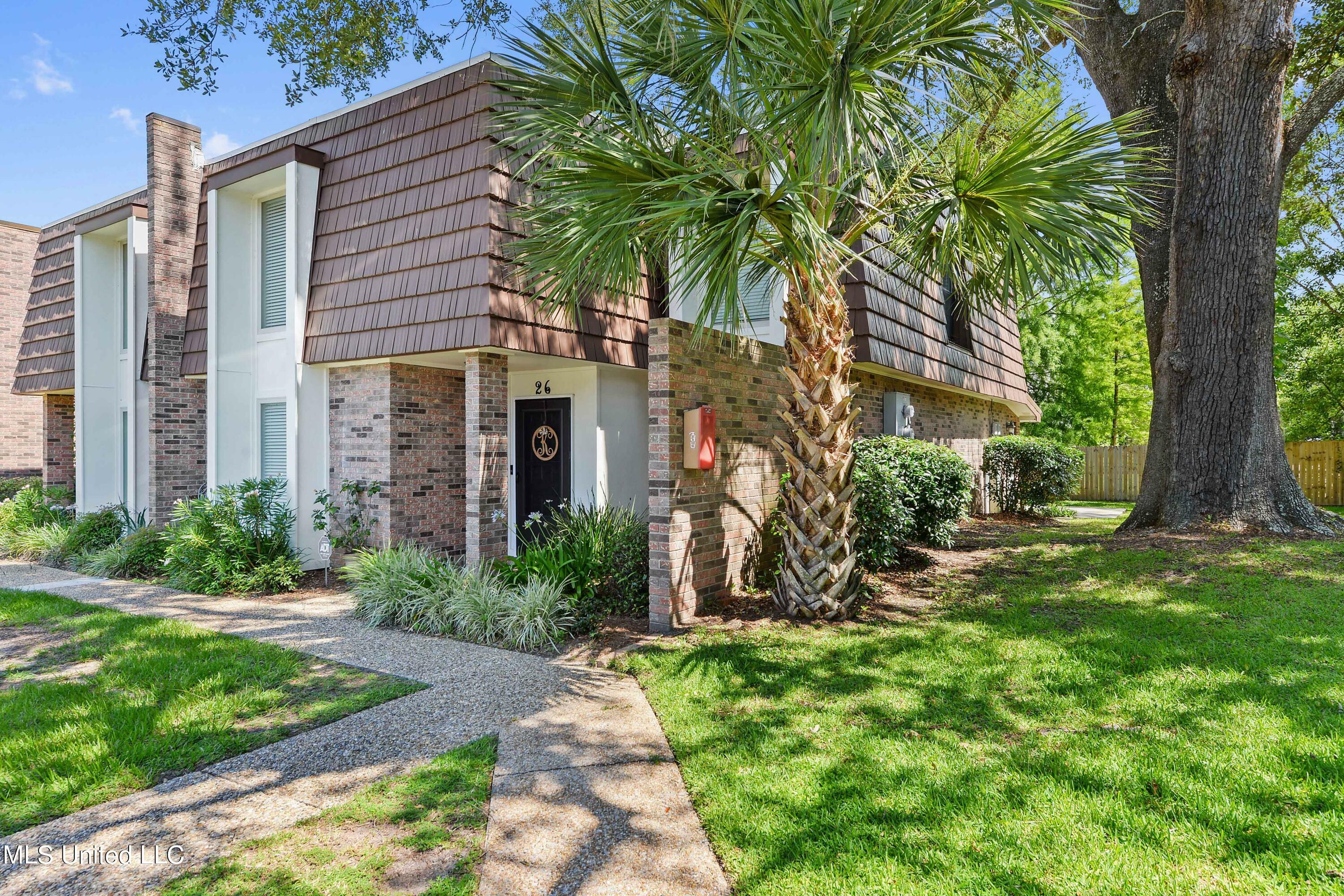 Property Photo:  527 Front Beach Drive  MS 39564 