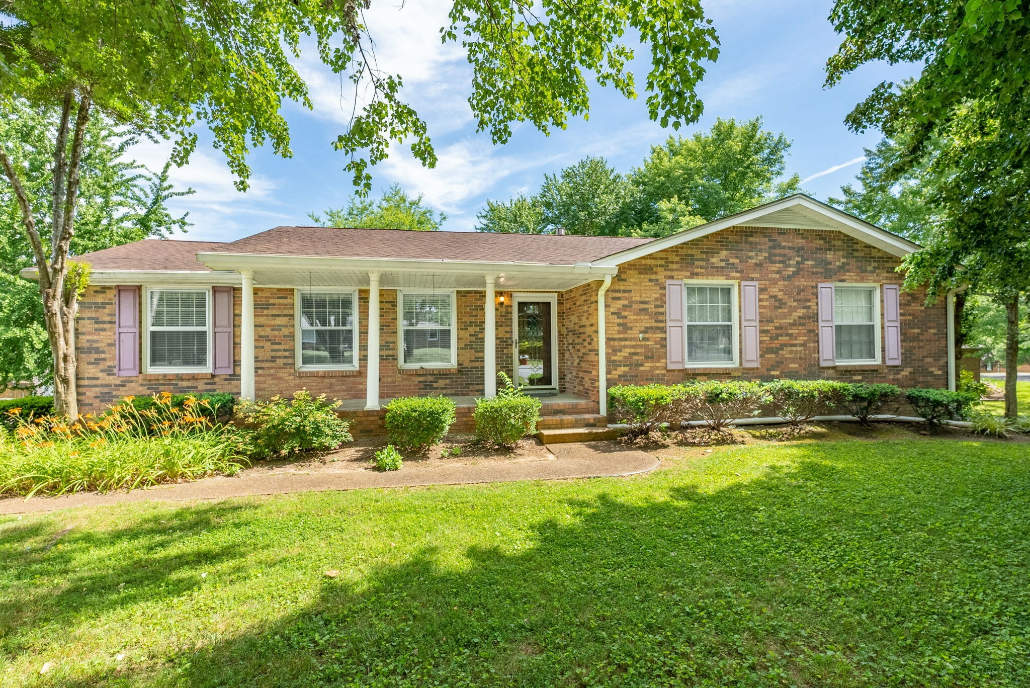 Property Photo:  110 Sam Davis Dr  TN 37172 