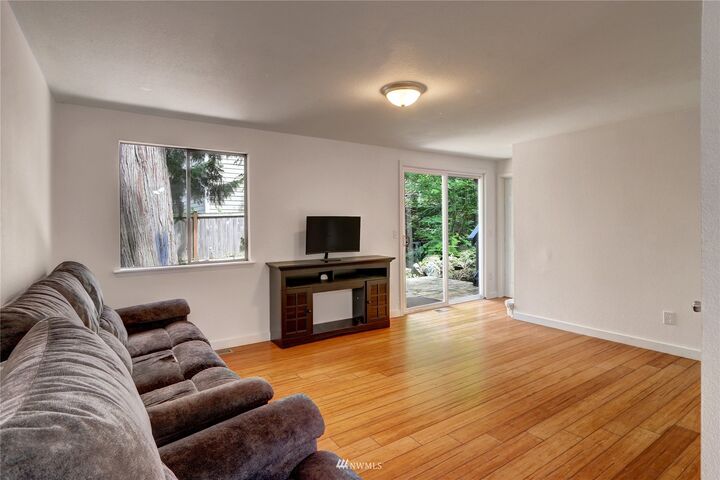 Property Photo:  15230 44th Avenue W  WA 98087 