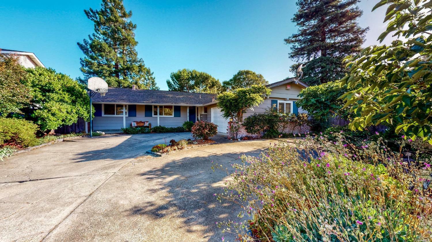 Property Photo: 19 Carisa Court CA 94945