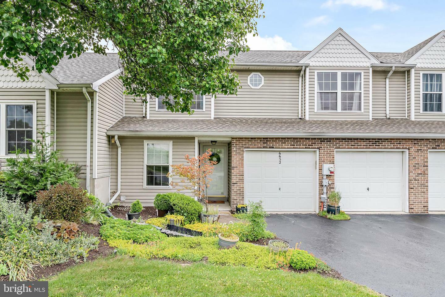 Property Photo:  6652 Springford Terrace  PA 17111 