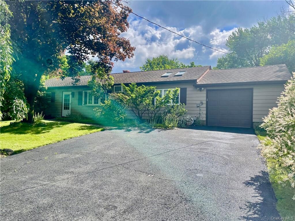 Property Photo:  4 Louise Place  NY 10954 