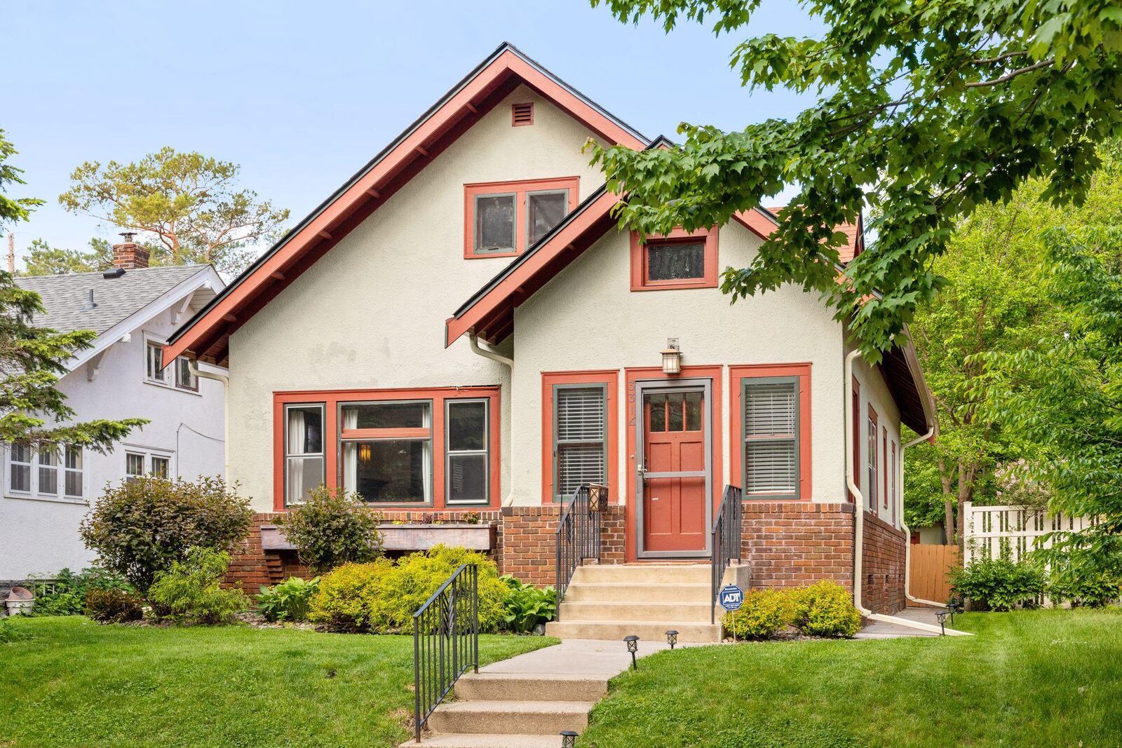 Property Photo:  3316 33rd Avenue S  MN 55406 