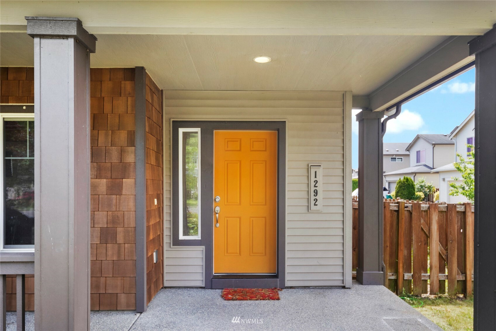 Property Photo:  1292 43rd Street NE  WA 98002 