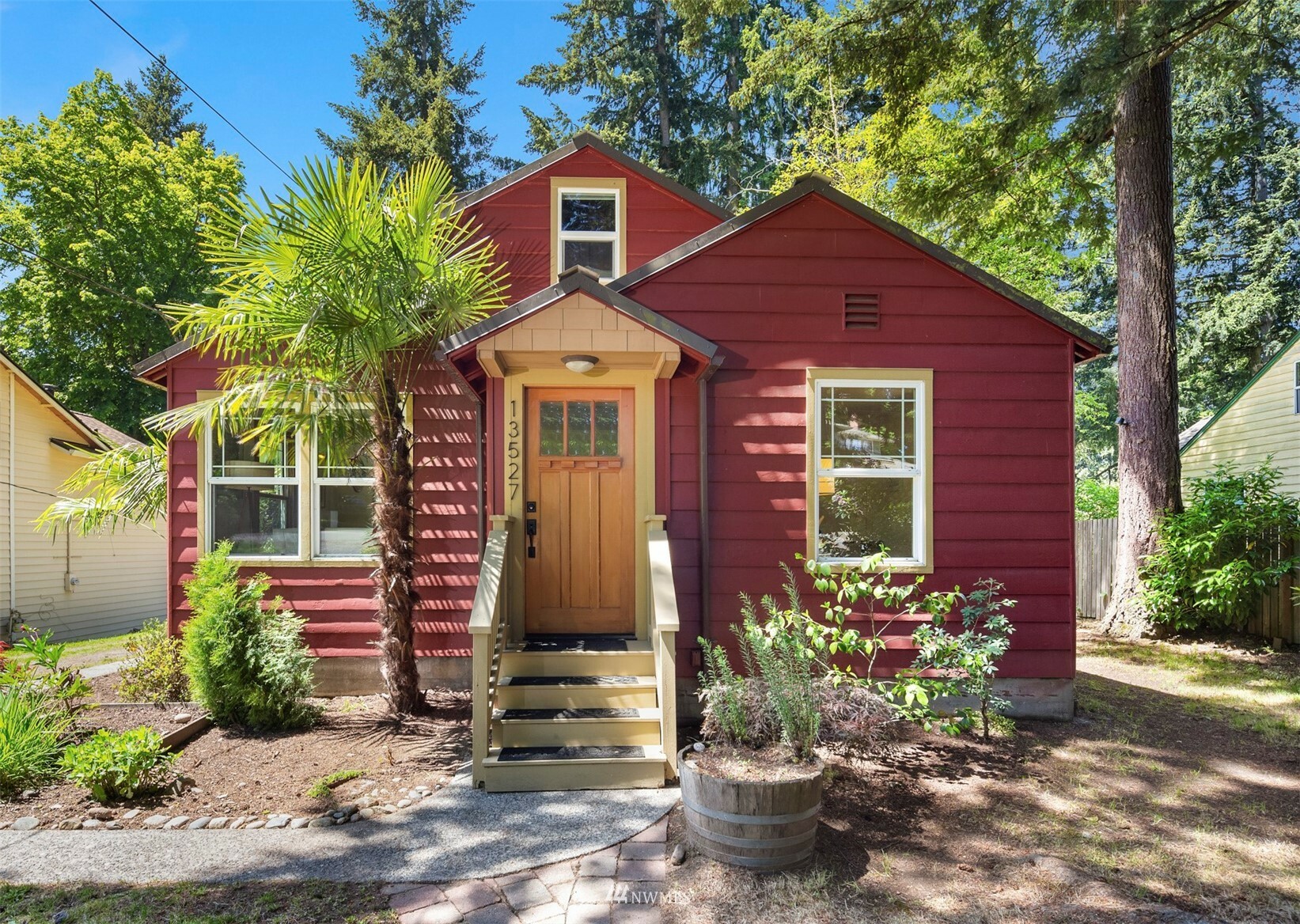 Property Photo:  13527 23rd Avenue NE  WA 98125 