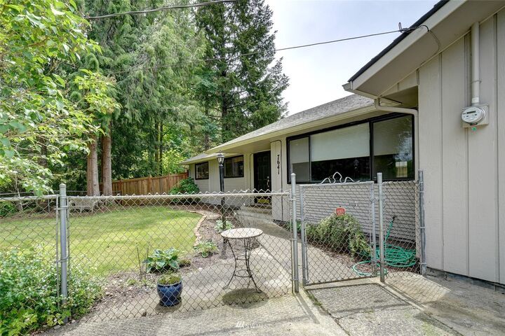 Property Photo:  7641 Sprucecrest Drive SW  WA 98512 