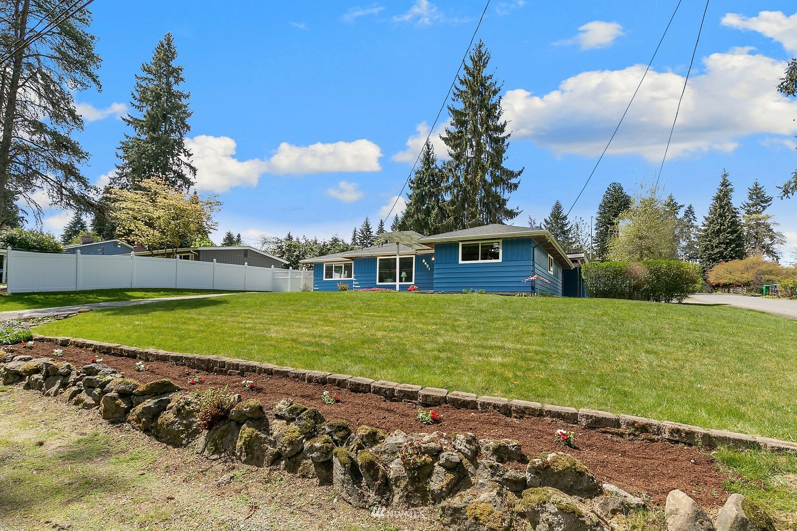 Property Photo:  8431 134th Avenue NE  WA 98052 