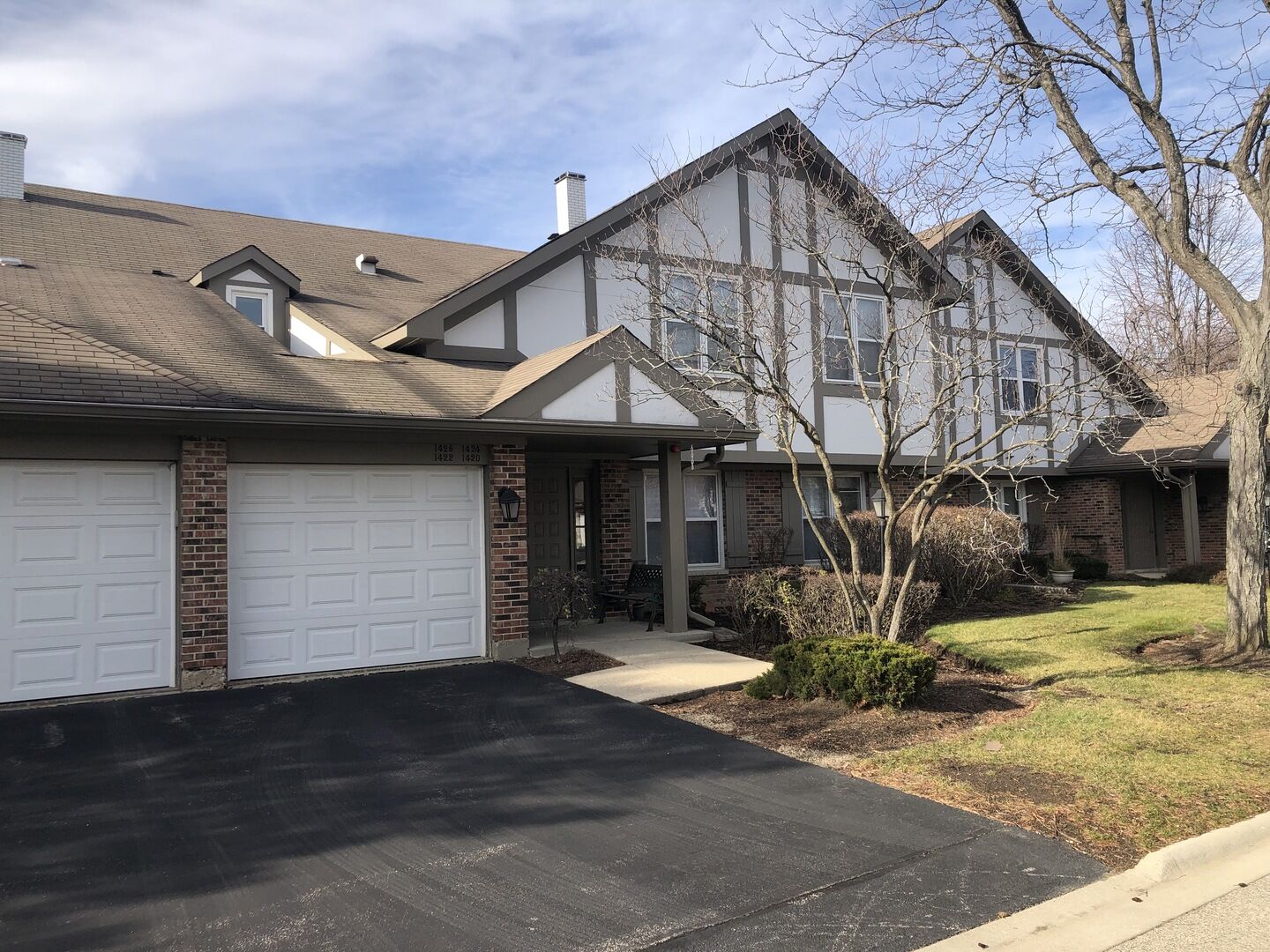 Property Photo: 1426 Clairmont Court 1426 IL 60061