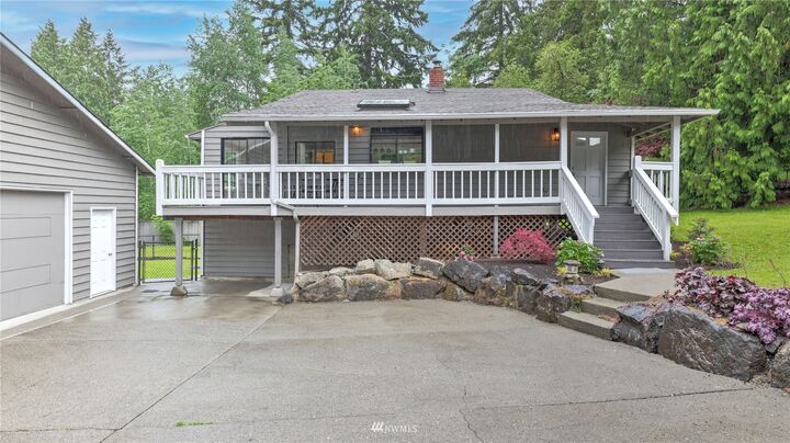Property Photo:  1753 Nile Avenue NE  WA 98059 