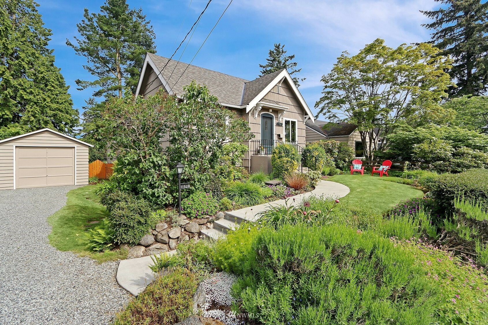 Property Photo:  11528 Evanston Avenue N  WA 98133 