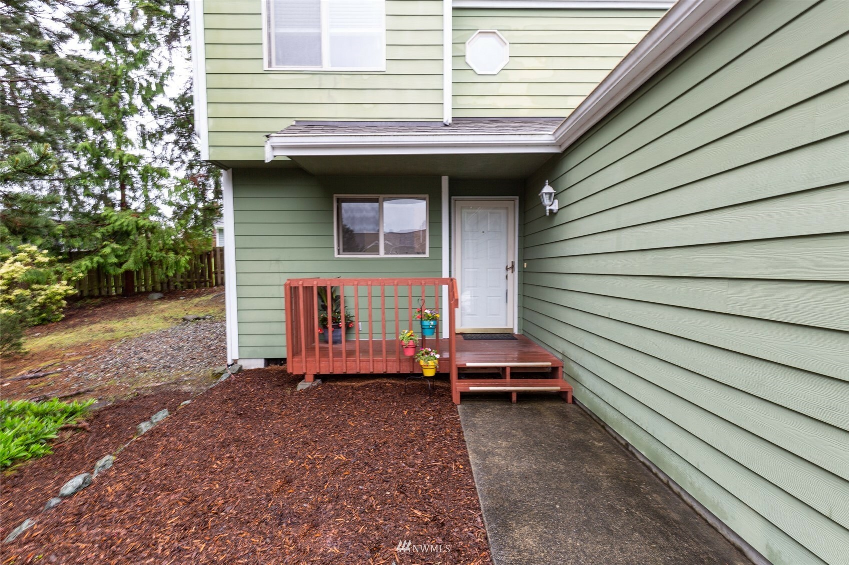 Property Photo: 1250 SW Heller Street E1 WA 98277