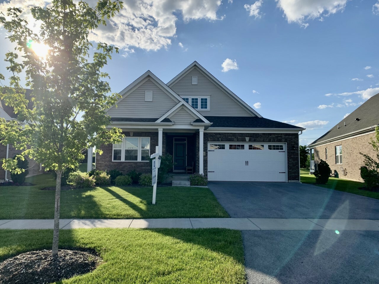 2011 Royalglen Drive  New Lenox IL 60451 photo