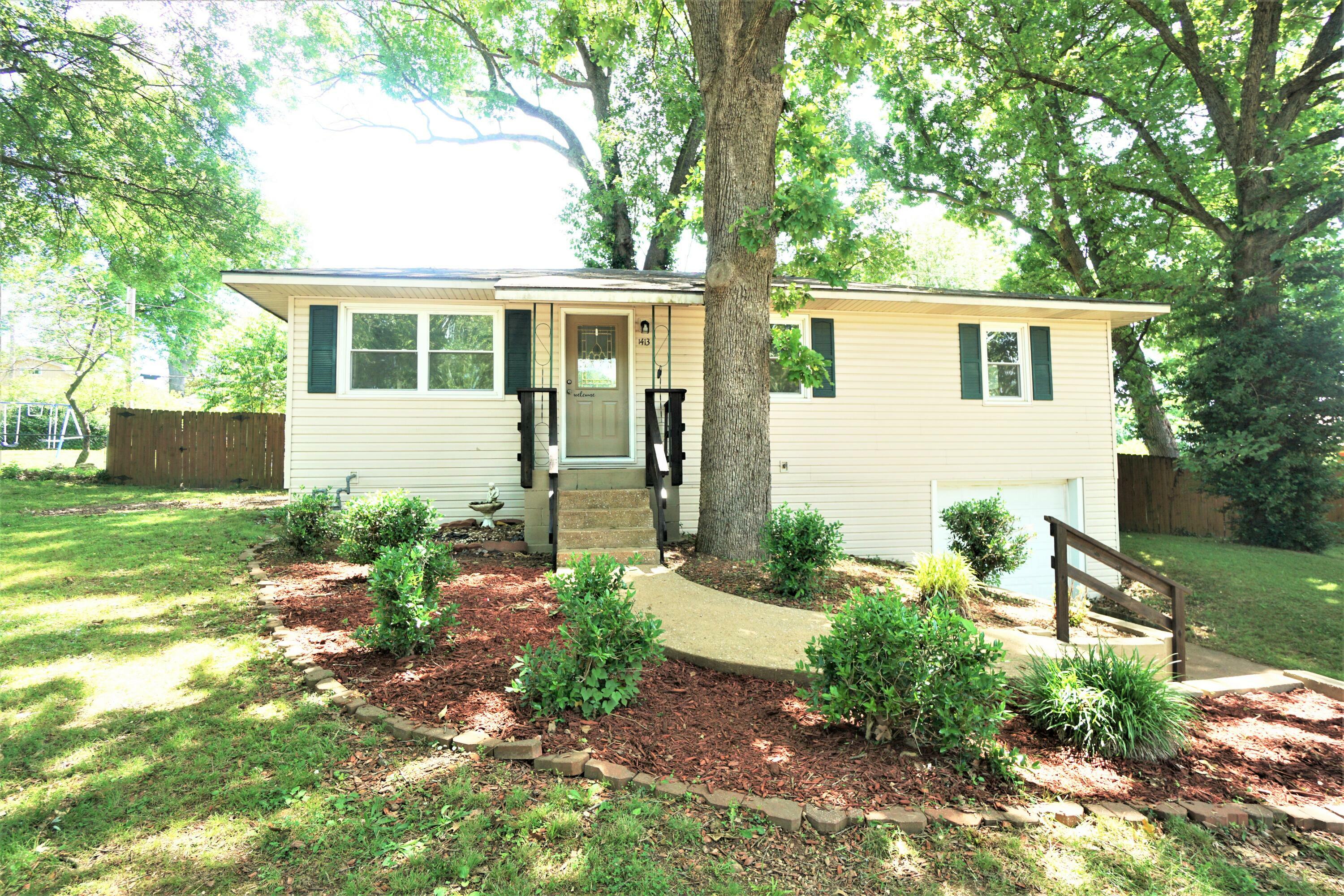 Property Photo:  1413 Oakhill Drive  MO 65625 