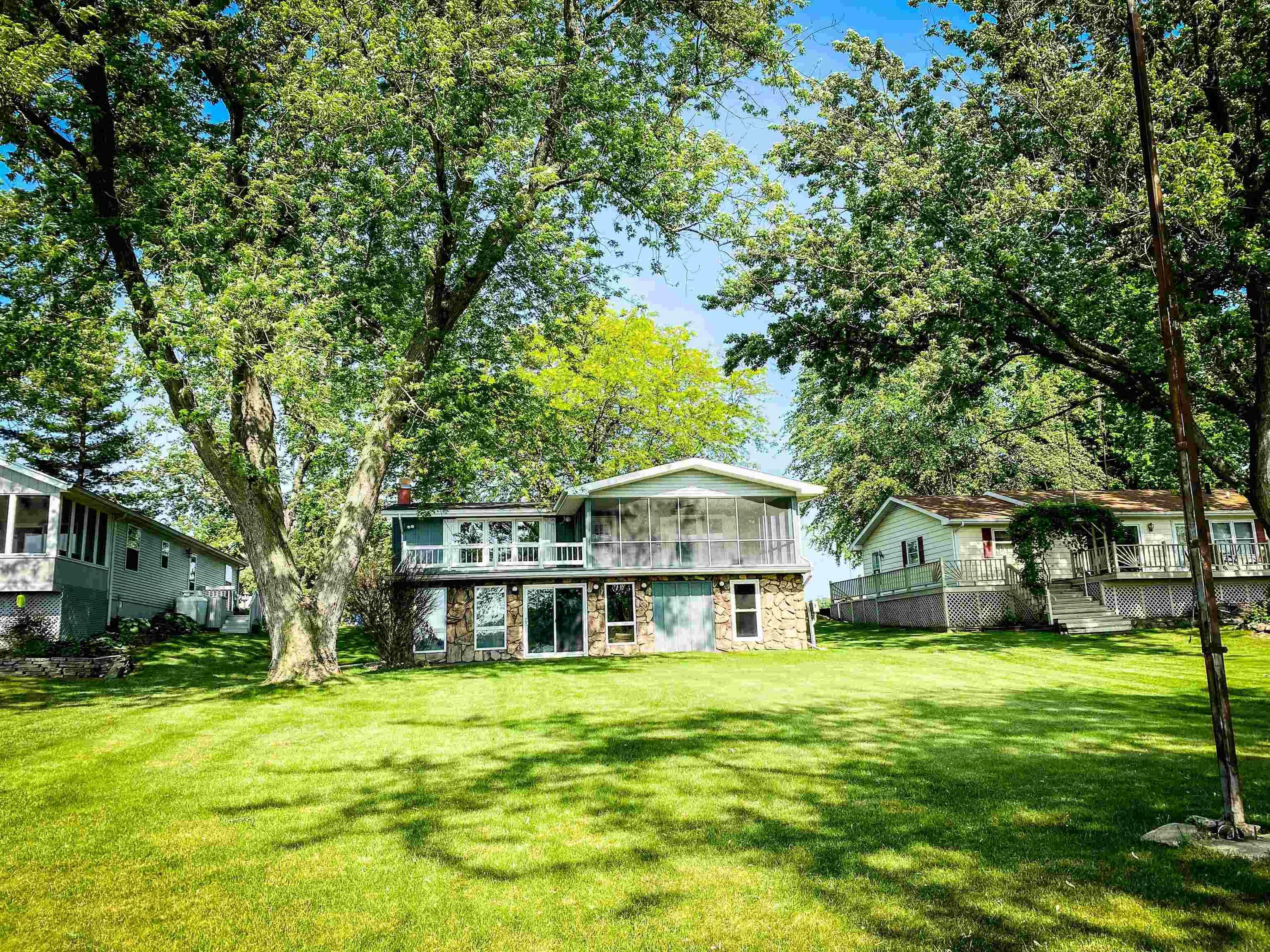 Property Photo: 735 Ln 275 Jimmerson Lake IN 46703