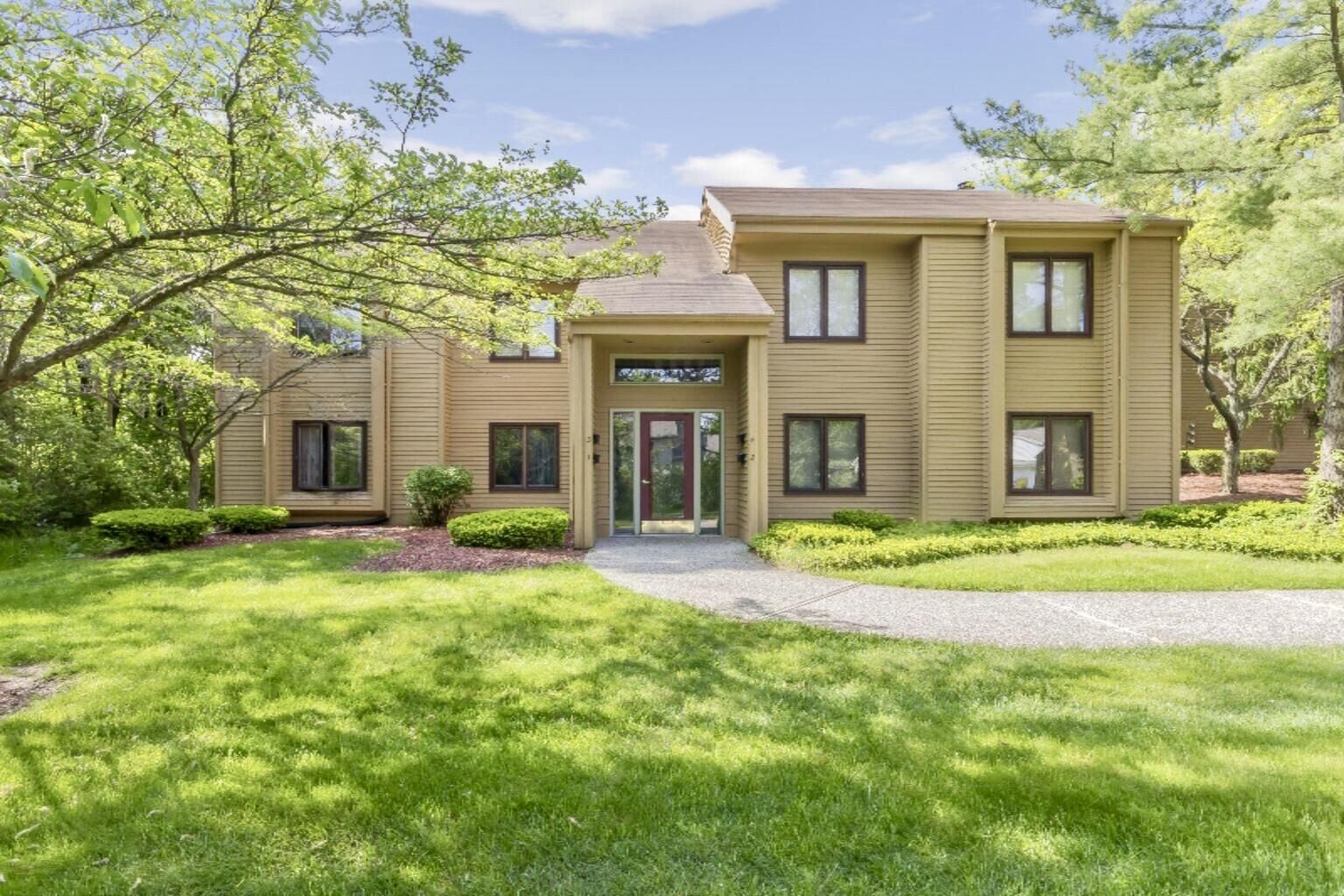 Property Photo:  300 Farington Boulevard  MI 49423 