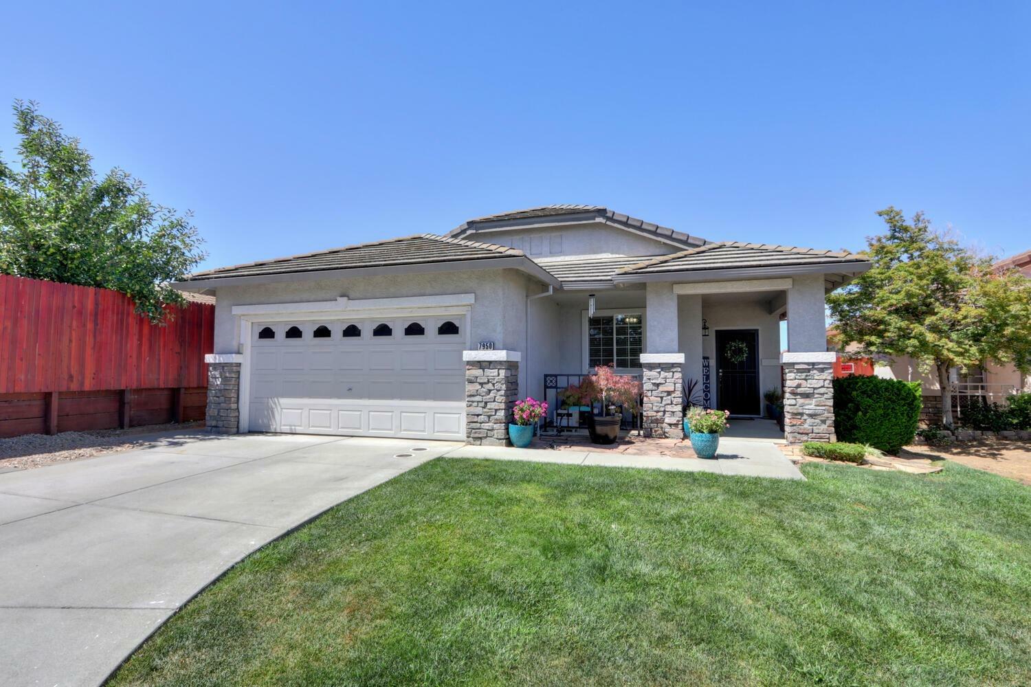 Property Photo: 7950 Eskdale Court CA 95829