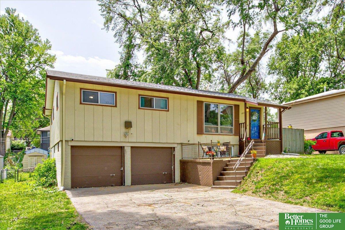 Property Photo:  9821 Larimore  NE 68134 