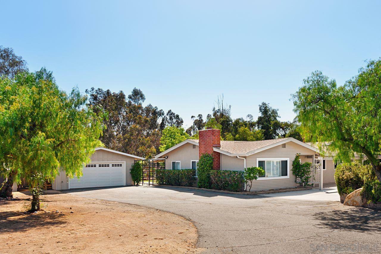 Property Photo: 12203 Boulder View Dr CA 92064